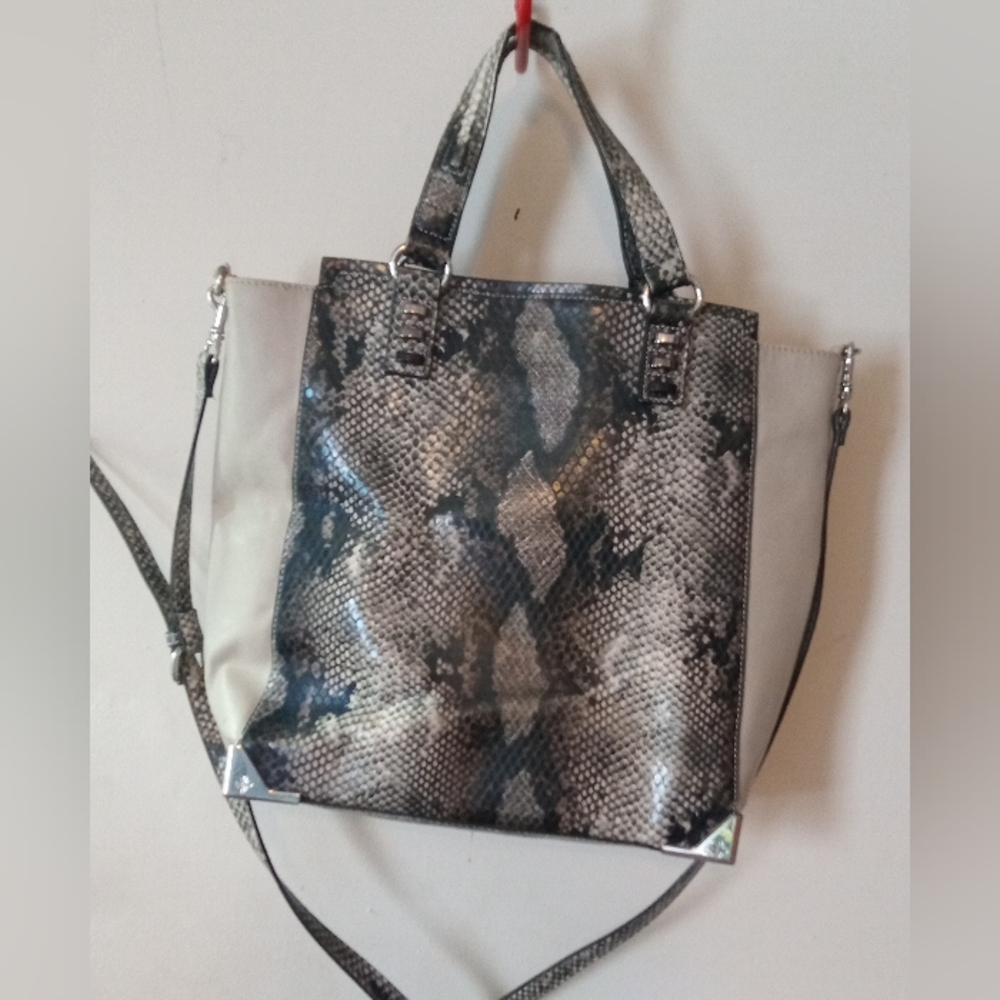 Simply Vera Vera Wang Large Handbag Cobra Print Business